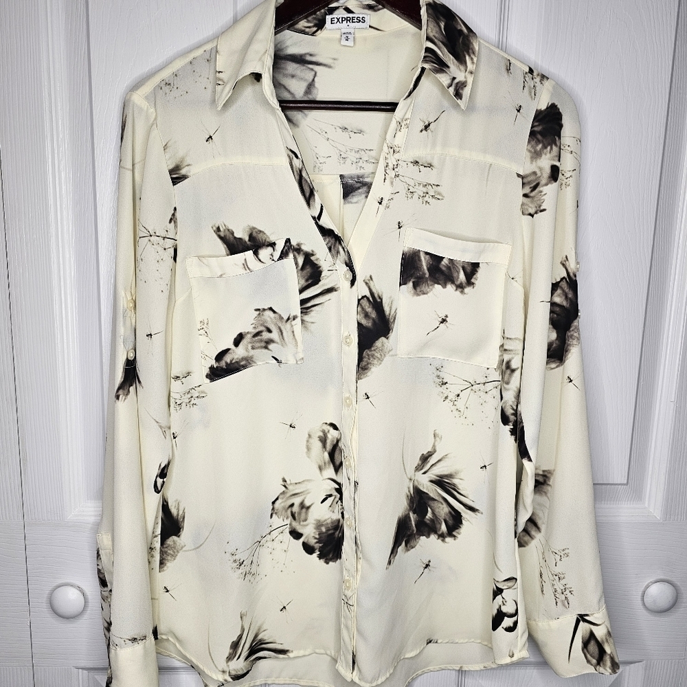 Express Women Button Down Shirt Size M